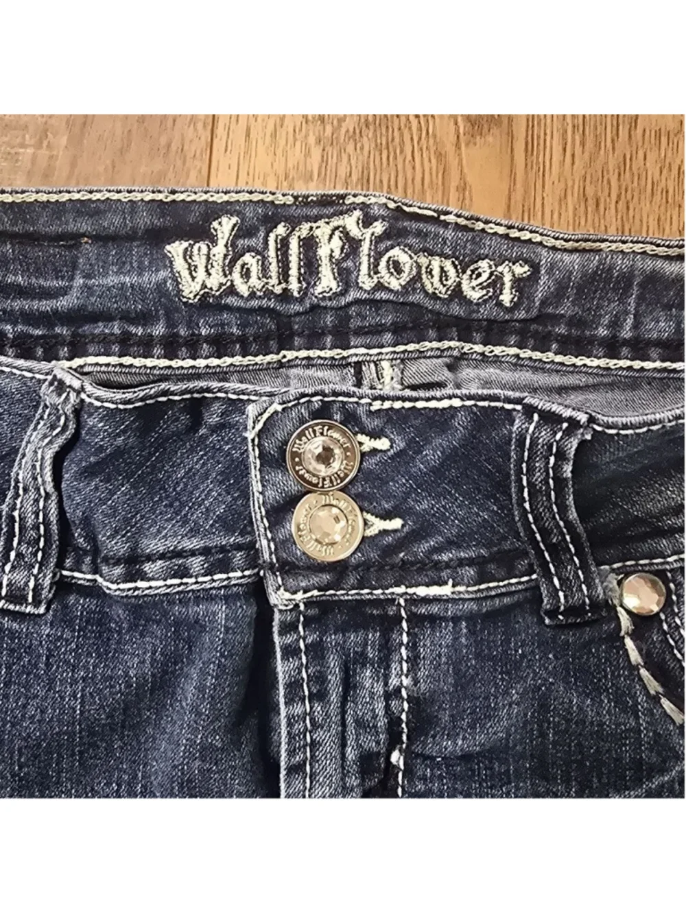 Women's WallFlower Blue Cropped Jeans with White Stitching, Size 7